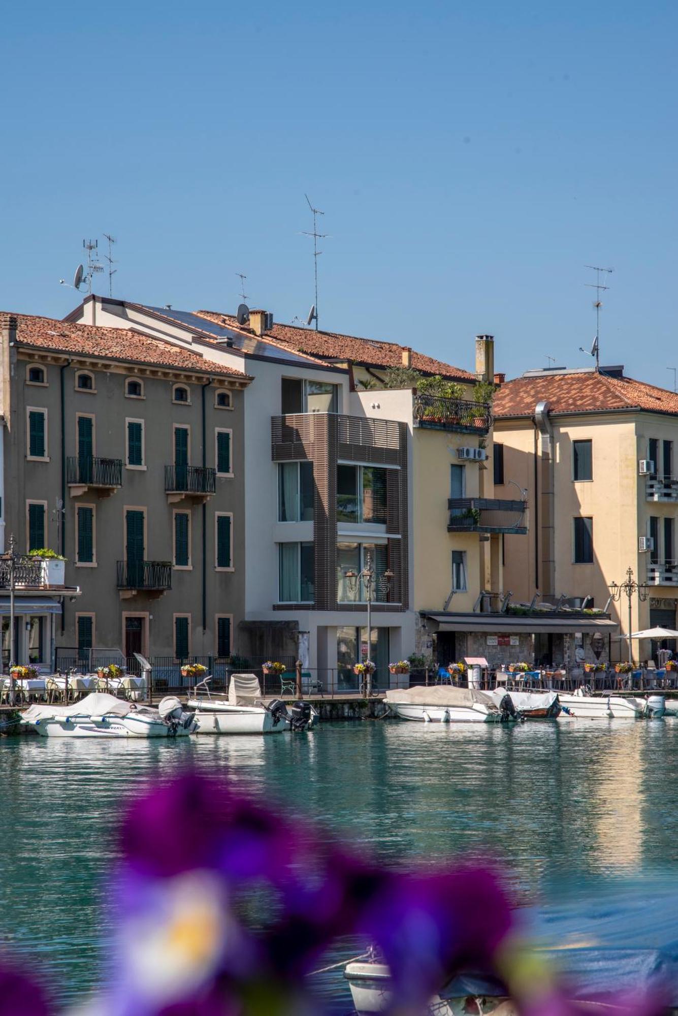 Palazzo Cordigero - Apartments Peschiera del Garda Eksteriør billede