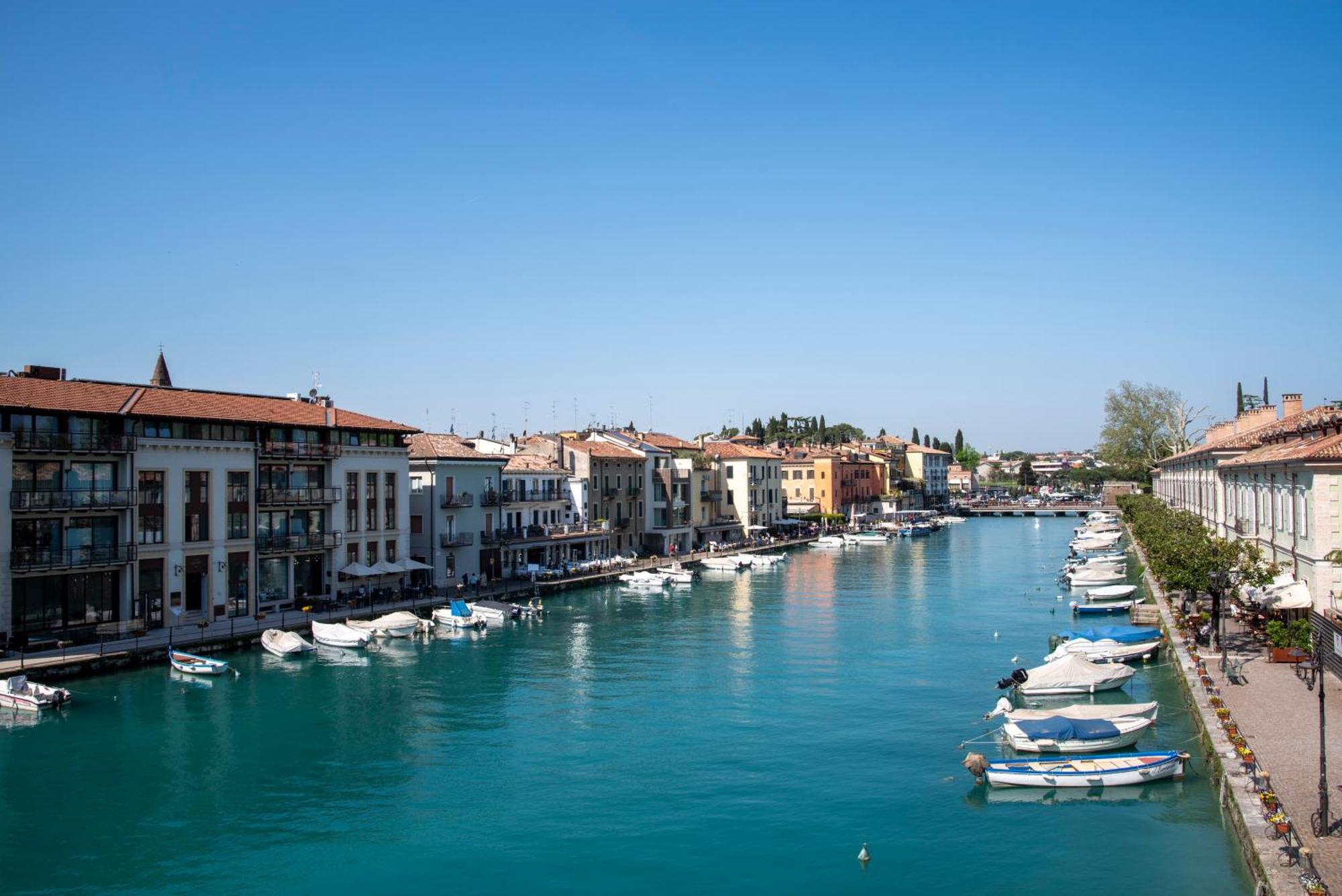 Palazzo Cordigero - Apartments Peschiera del Garda Eksteriør billede
