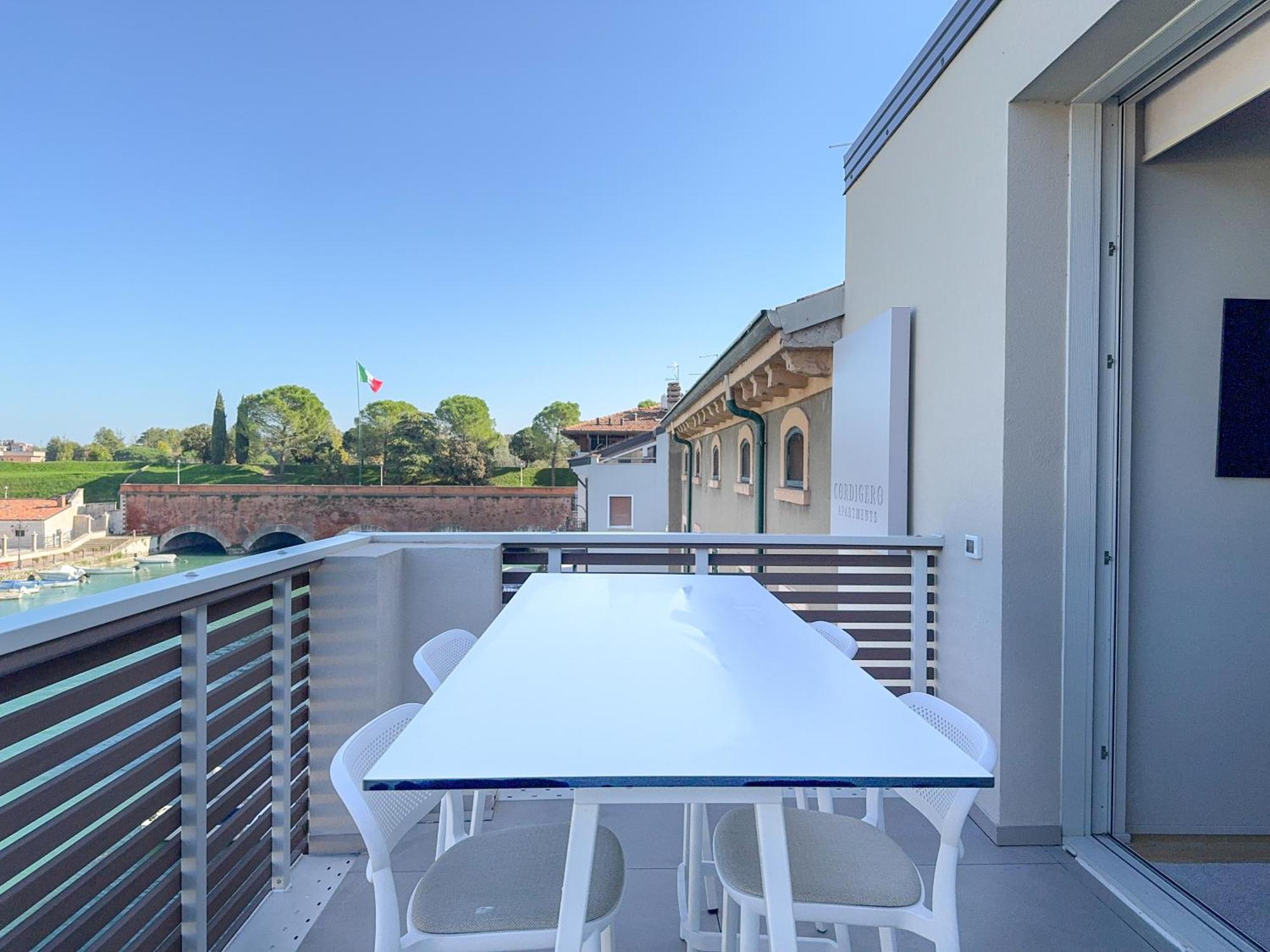Palazzo Cordigero - Apartments Peschiera del Garda Eksteriør billede
