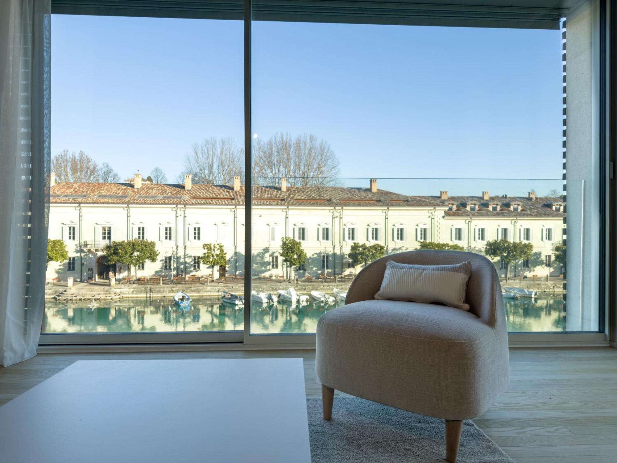 Palazzo Cordigero - Apartments Peschiera del Garda Eksteriør billede