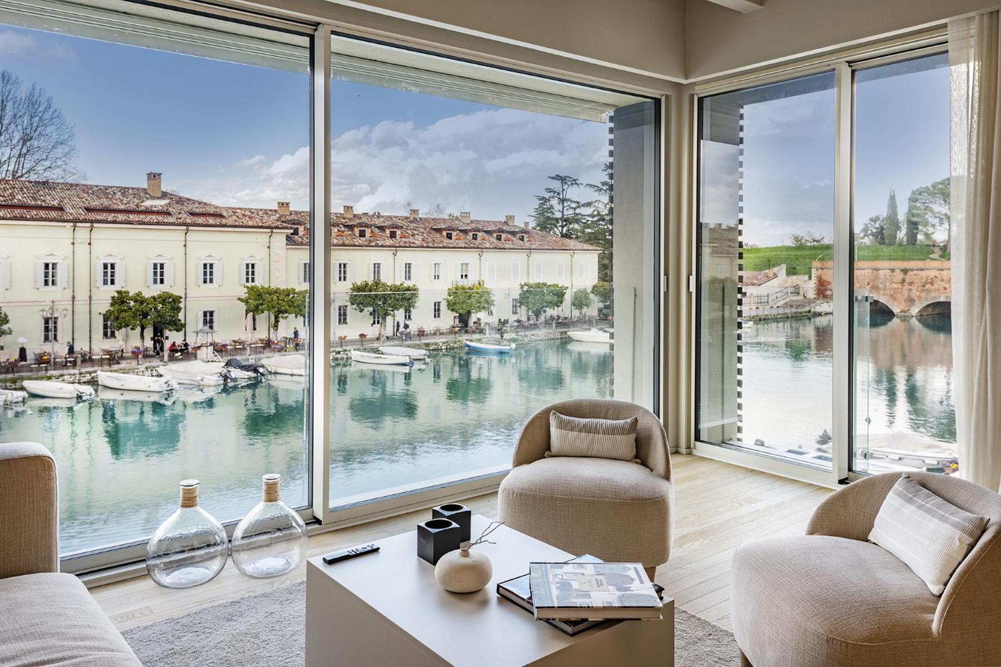 Palazzo Cordigero - Apartments Peschiera del Garda Eksteriør billede
