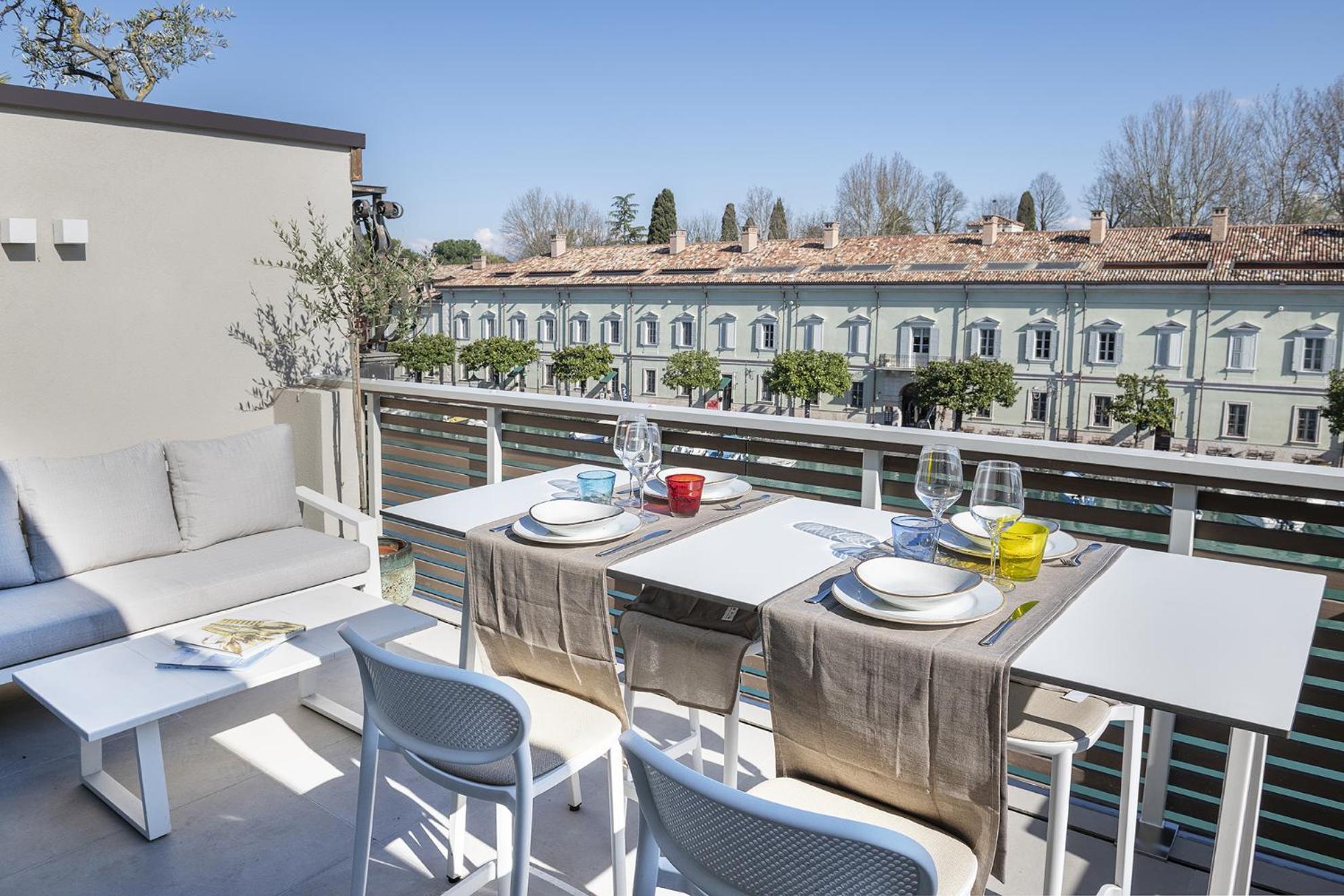 Palazzo Cordigero - Apartments Peschiera del Garda Eksteriør billede