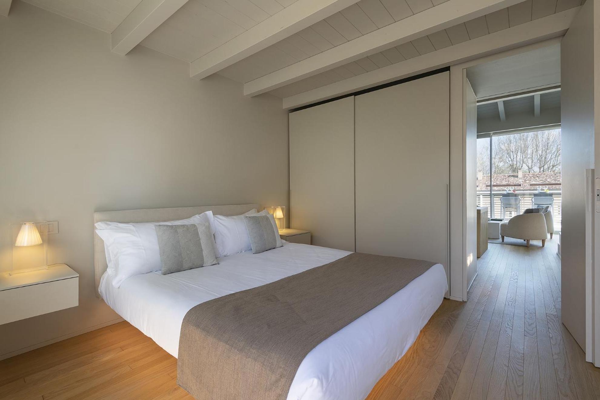 Palazzo Cordigero - Apartments Peschiera del Garda Eksteriør billede