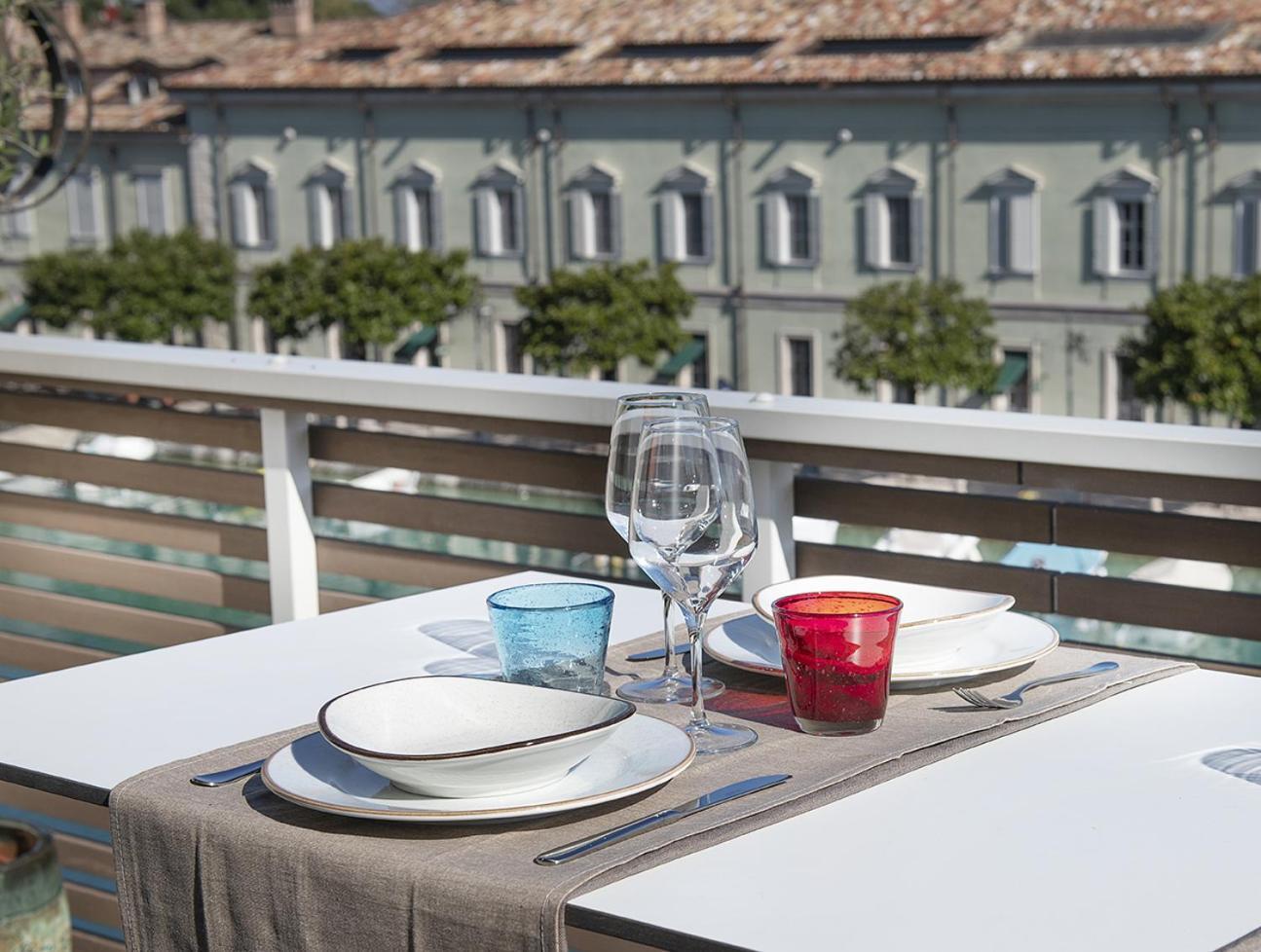 Palazzo Cordigero - Apartments Peschiera del Garda Eksteriør billede